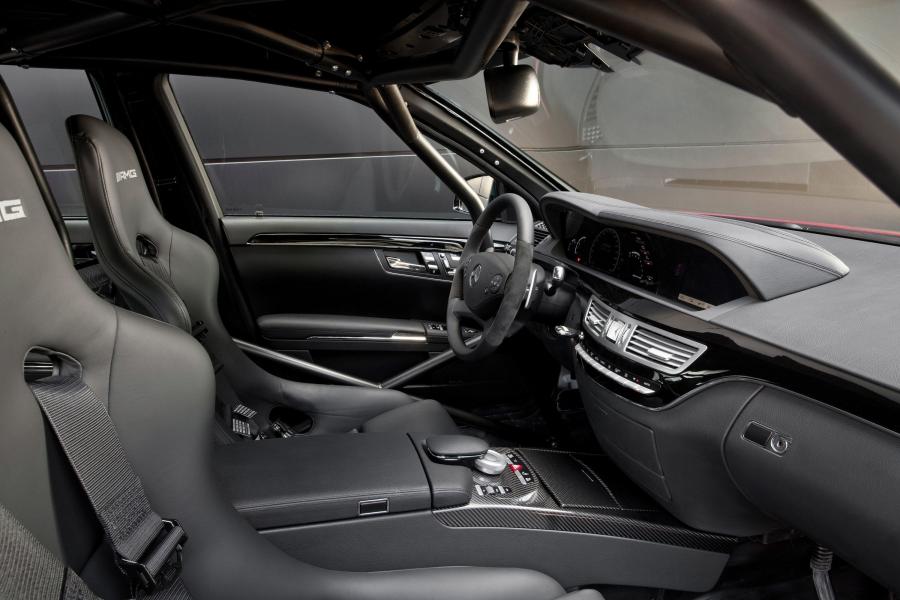  Mercedes-Benz S63 AMG ShowCar 2010 года  (фото 6 из 15)